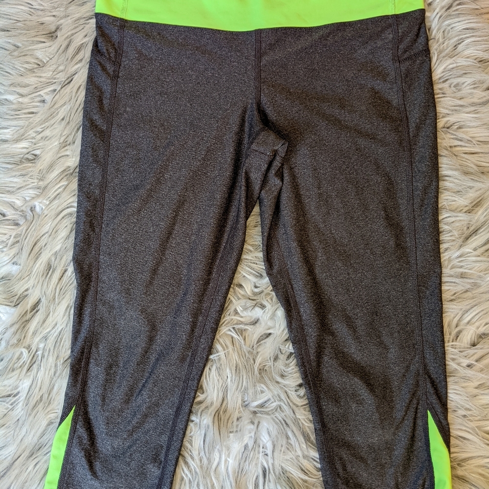 Xersion fitted capris